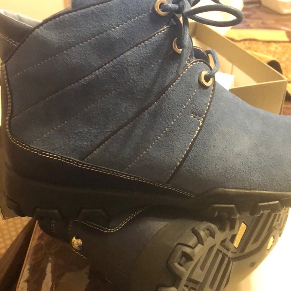 Suede boots - Picture 5 of 6